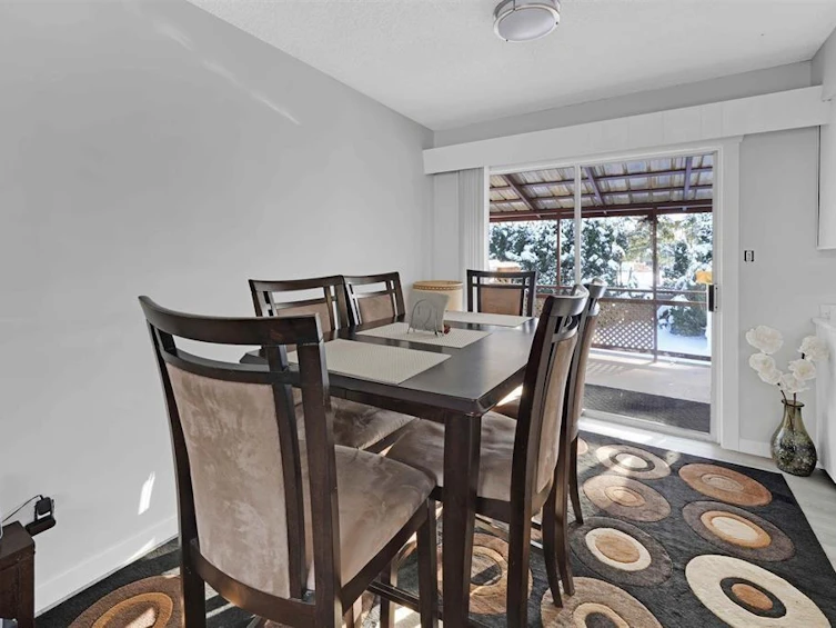 32064 Joyce Avenue, Abbotsford, BC, V2T 1B7 - 2