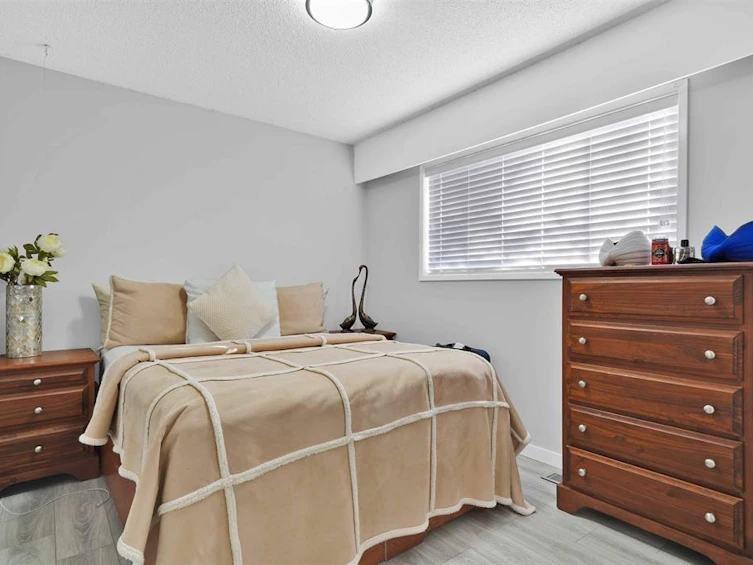 32064 Joyce Avenue, Abbotsford, BC, V2T 1B7 - 3