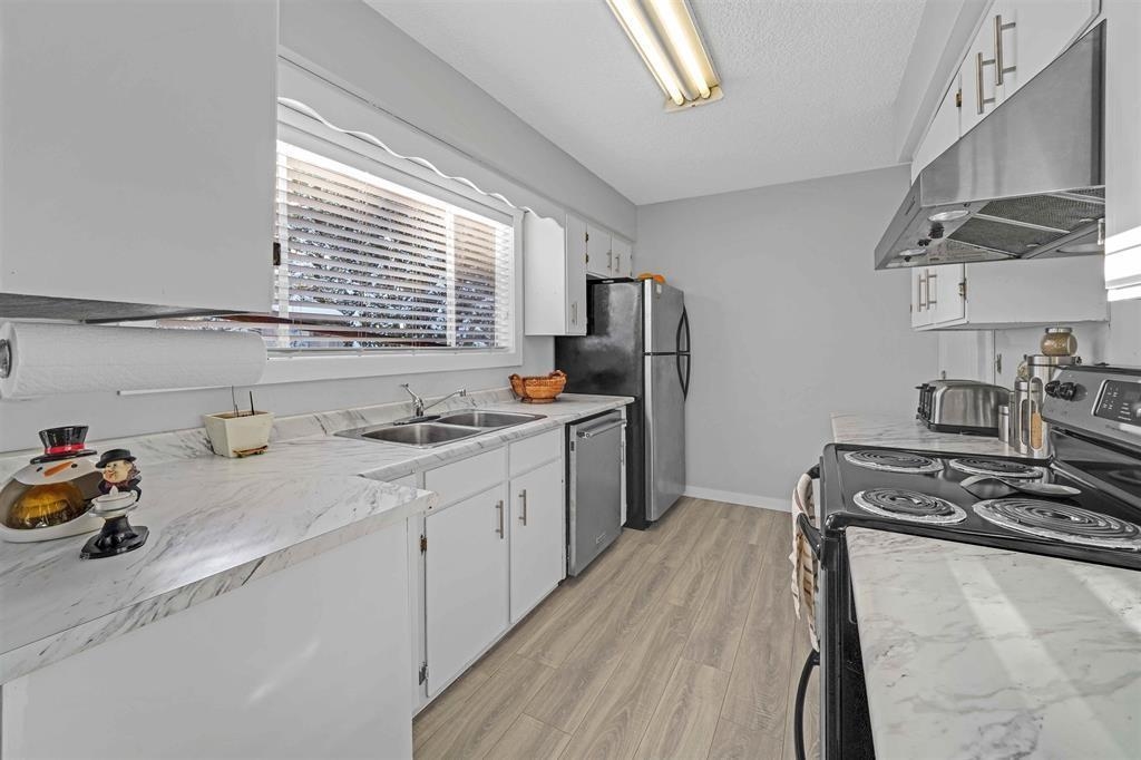 32064 Joyce Avenue, Abbotsford, BC, V2T 1B7 - 6
