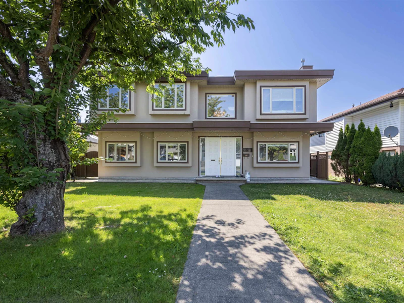 5237 Carleton Court, Burnaby BC V5H 2N4