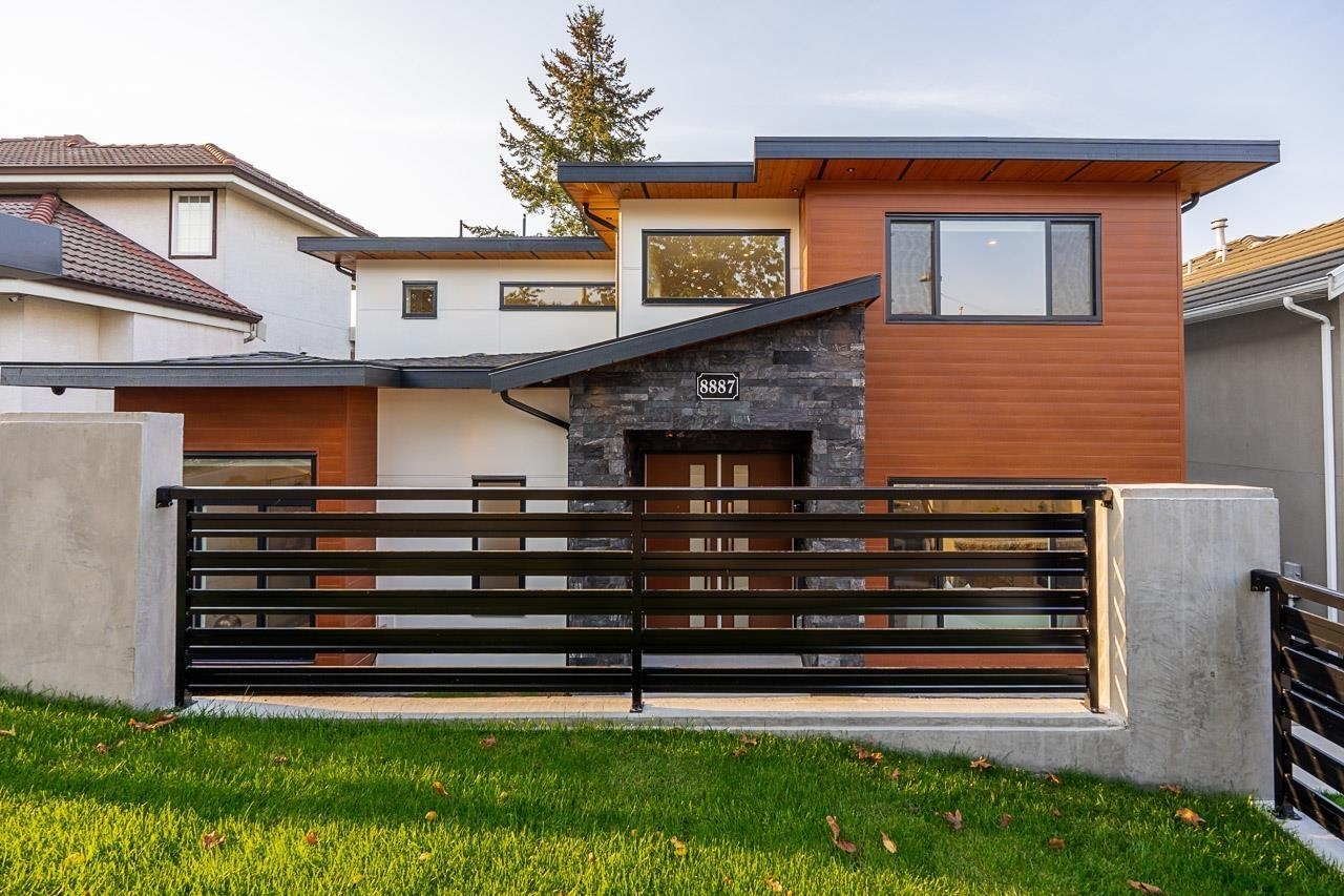 8887 15th Avenue, Burnaby, BC, V3N 1Y4