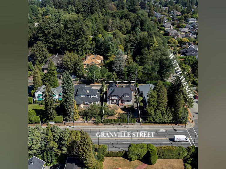5262 Granville Street, Vancouver, BC, V6M 3B8
