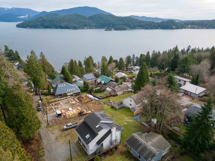 531 Central Avenue, Gibsons, BC, V0N 1V1