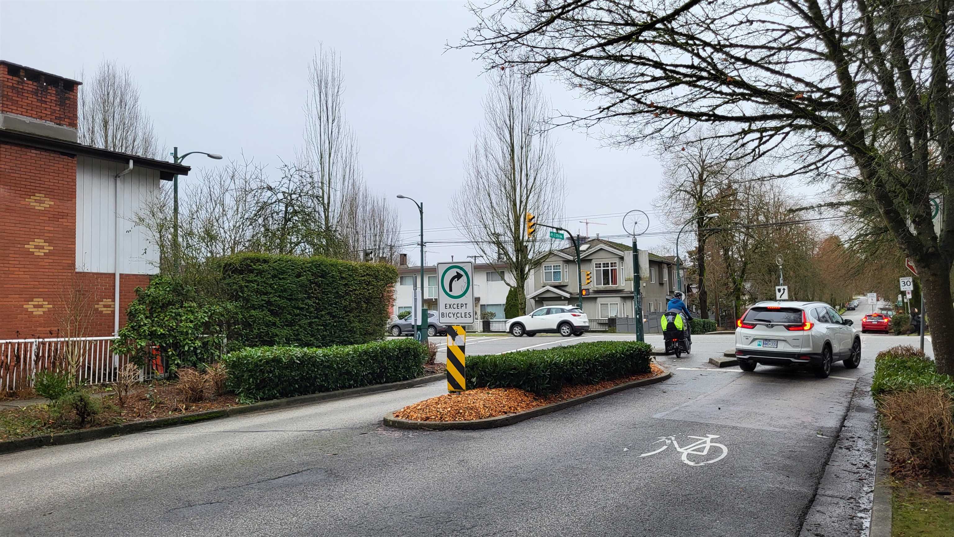 202 E 37th Avenue, Vancouver, BC, V5W 1E6 - 2