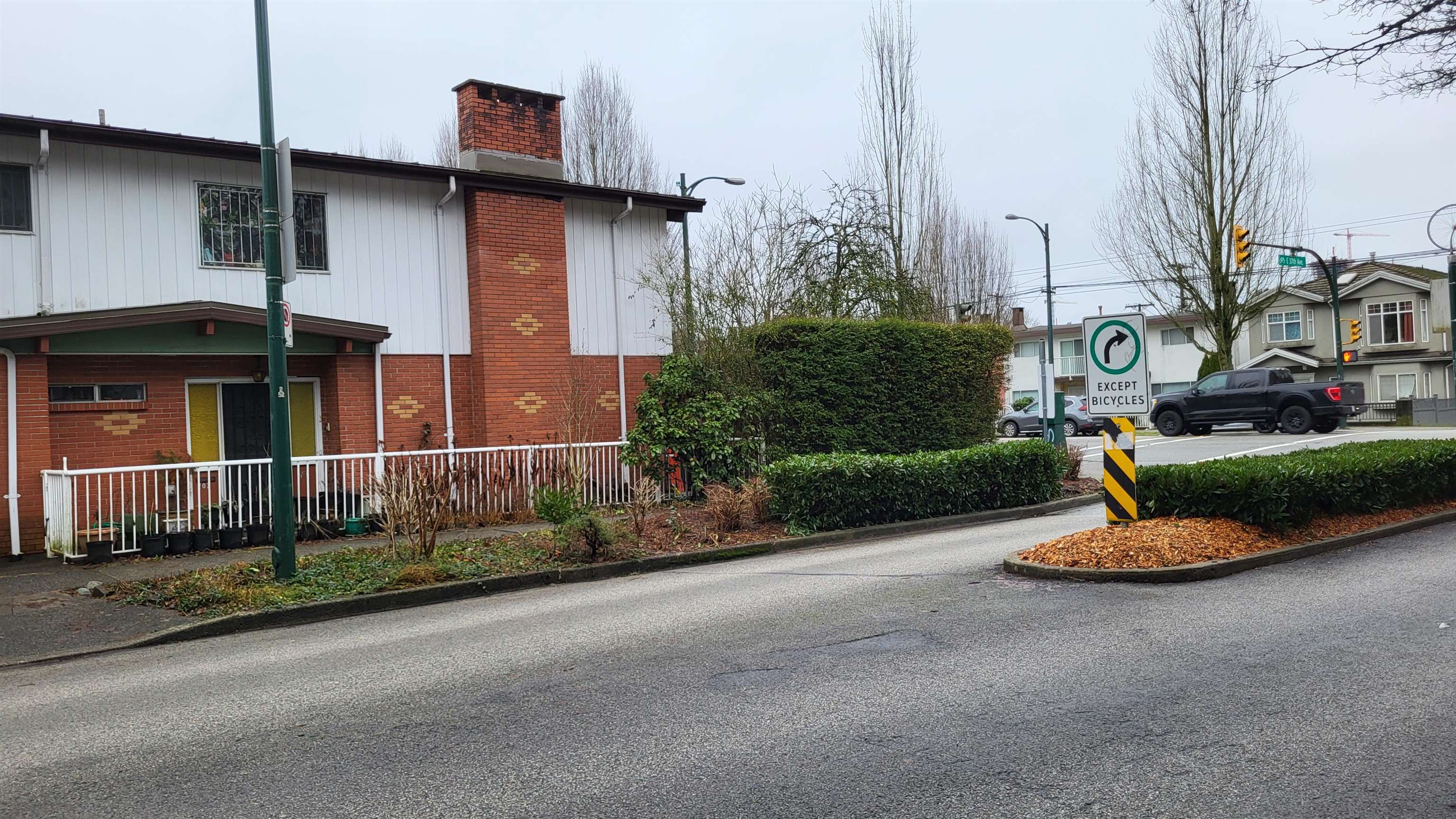 202 E 37th Avenue, Vancouver, BC, V5W 1E6 - 4