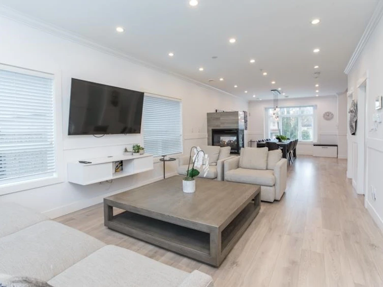 575 E 45th Avenue, Vancouver, BC, V5W 1X6