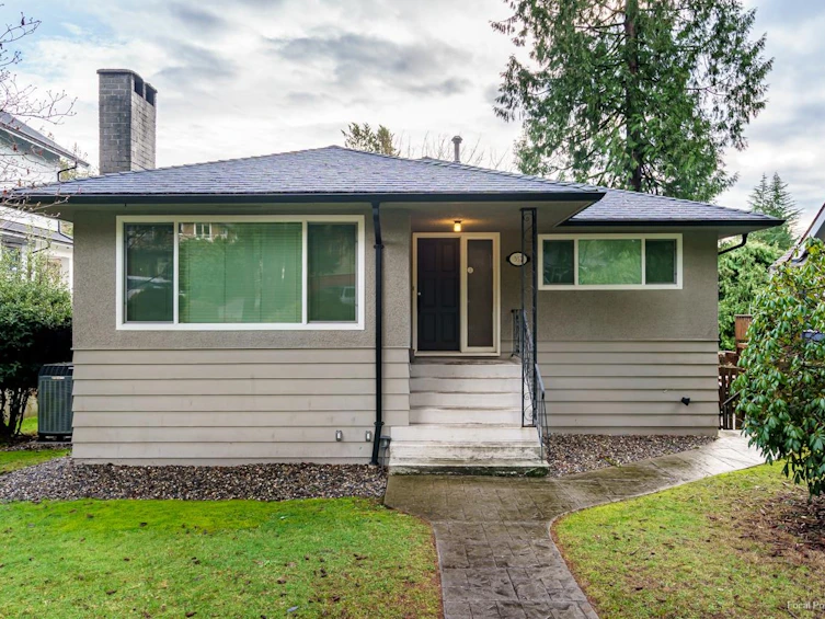 357 E 24th Street, North Vancouver, BC, V7L 3E9