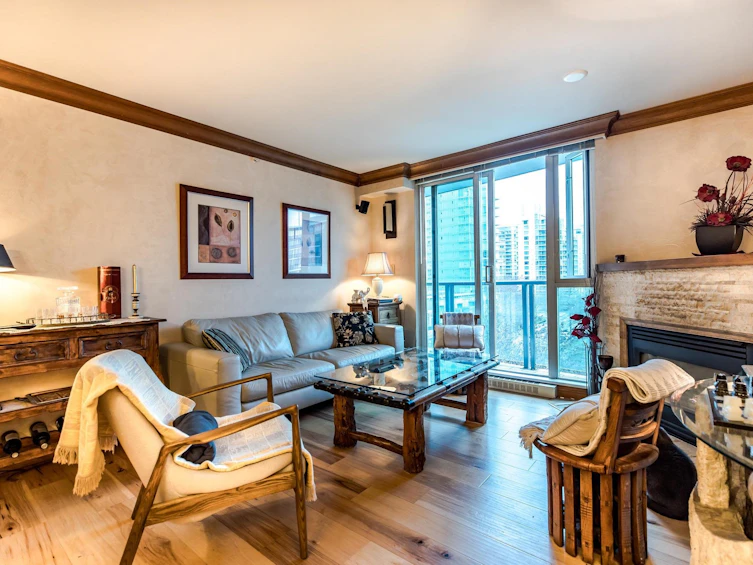 606-560 Cardero Street, Vancouver, BC, V6G 3E9 - 3