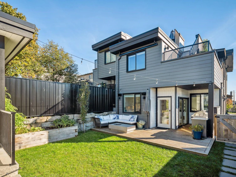 208 E 22nd Street, North Vancouver, BC, V7L 3C6