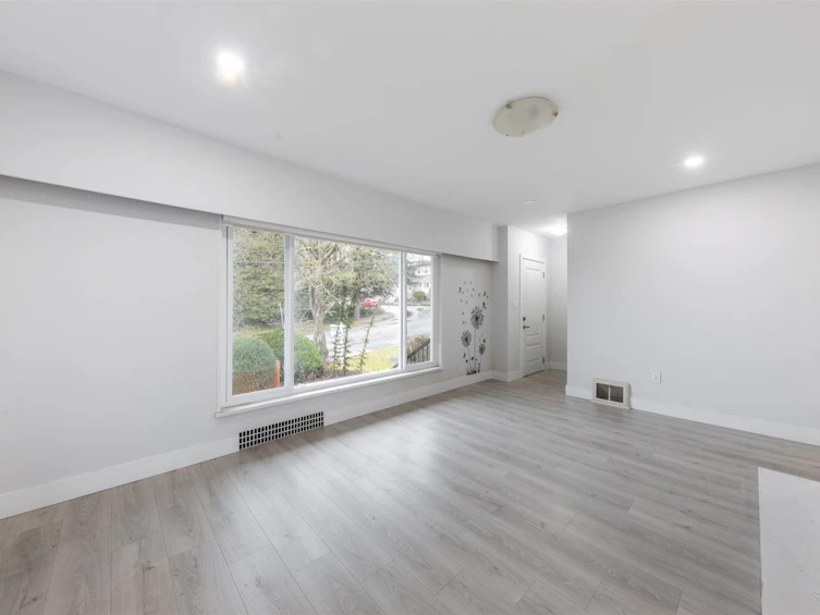 7850 Patterson Avenue, Burnaby, BC, V5J 3P5