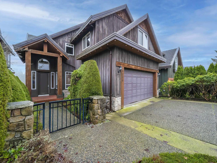 3225 Chartwell Lane, Coquitlam, BC, V3E 3N1
