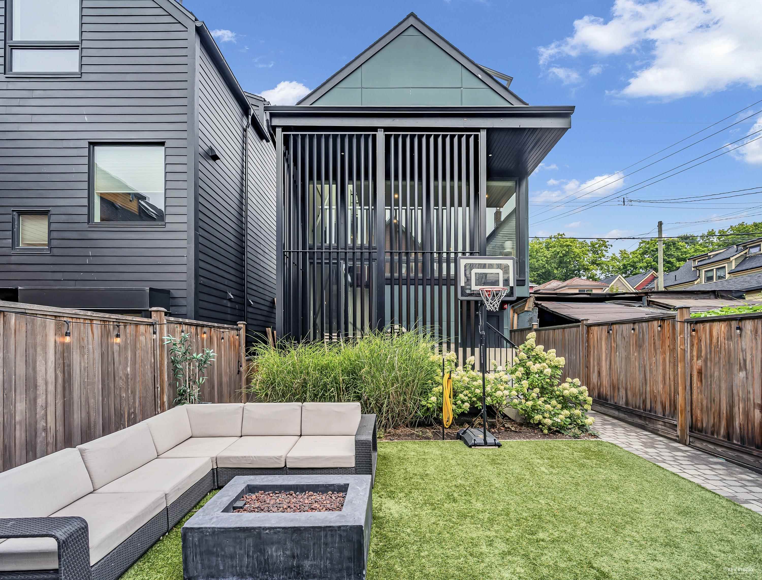 525 Union Street, Vancouver, BC, V6A 2B7