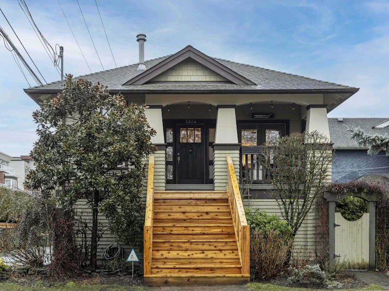 2834 Vine Street, Vancouver BC V6K 3L4