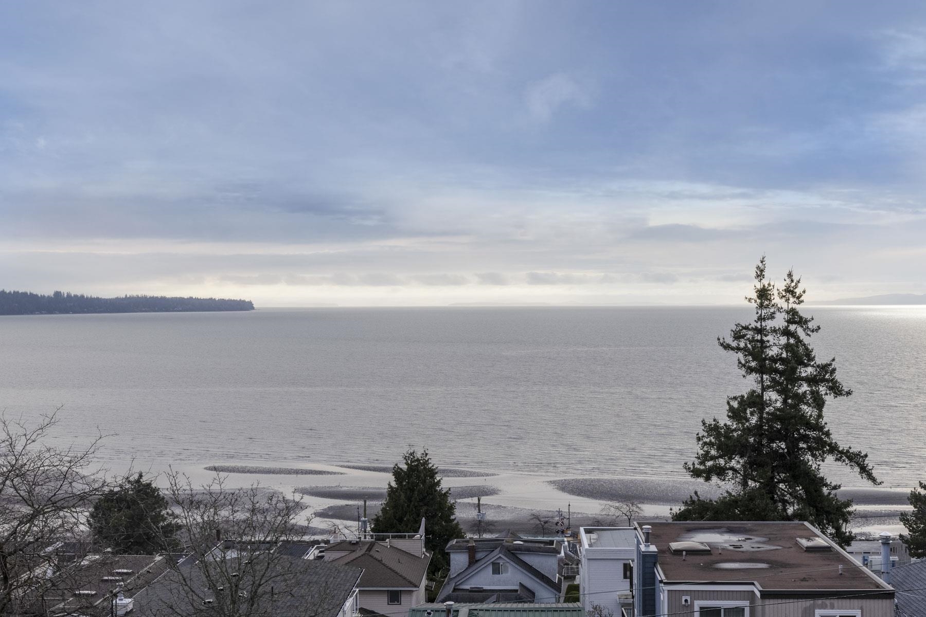 15515 Columbia Avenue, Surrey, BC, V4B 1K5