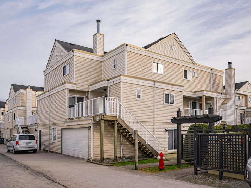 132 - 10091 156th Street, Surrey BC V3R 0C1