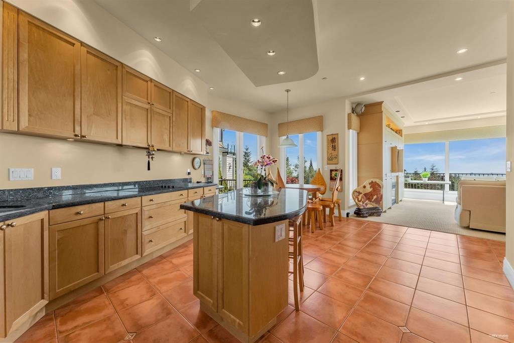 1528 Errigal Place, West Vancouver, BC, V7S 3H1 - 13