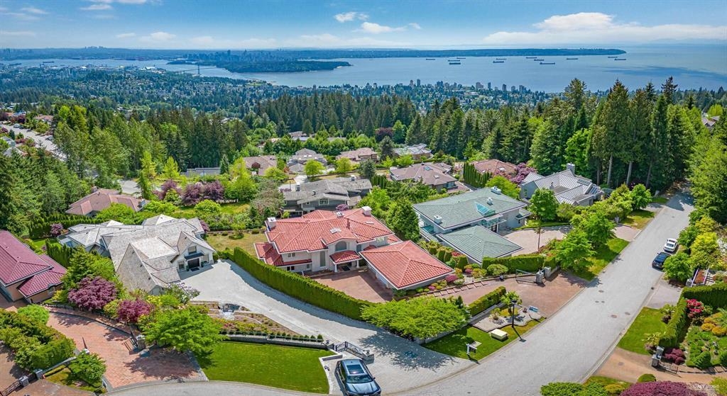 1528 Errigal Place, West Vancouver, BC, V7S 3H1 - 38