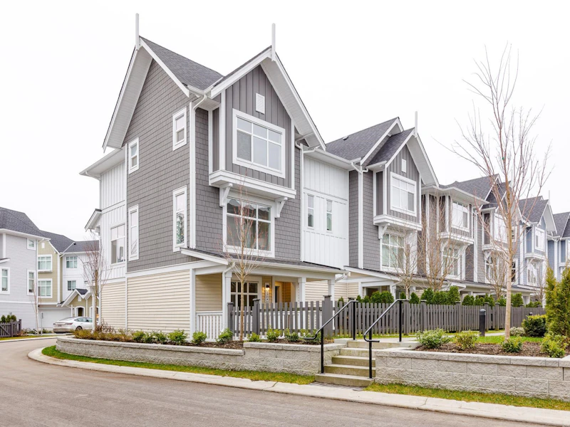 2304 - 11295 Pazarena Place, Maple Ridge BC