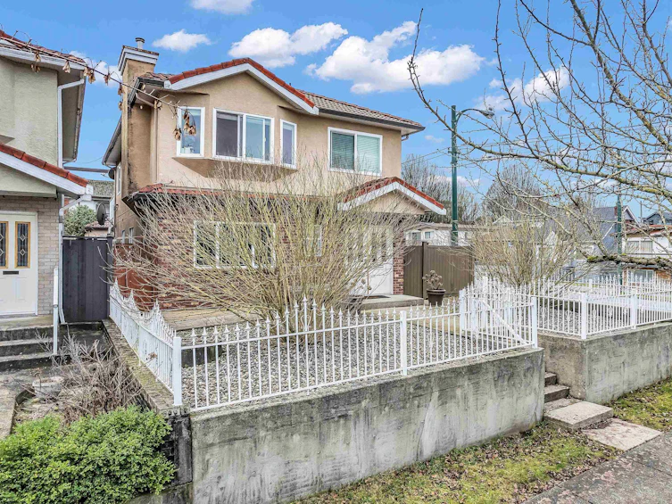 2808 Horley Street, Vancouver, BC, V5R 4R9 - 2