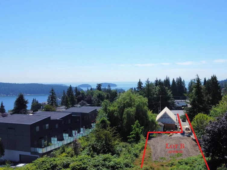 746 Gibsons Way, Gibsons, BC, V0N 1V9 - 2