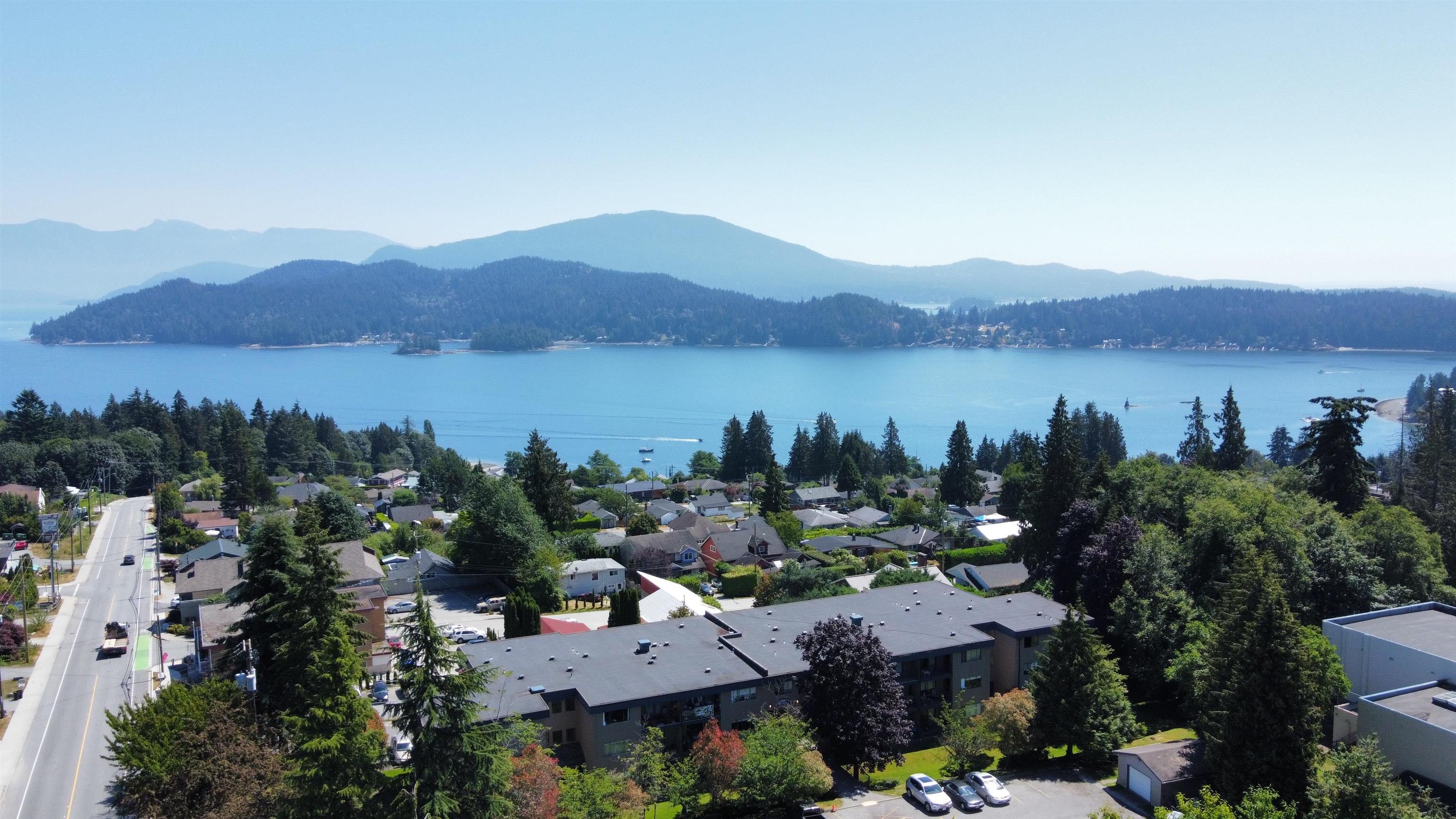 746 Gibsons Way, Gibsons, BC, V0N 1V9 - 3