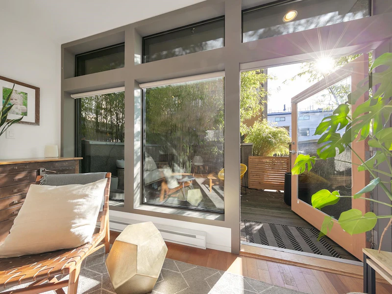 390 E 15th Avenue, Vancouver BC V5T 2R1