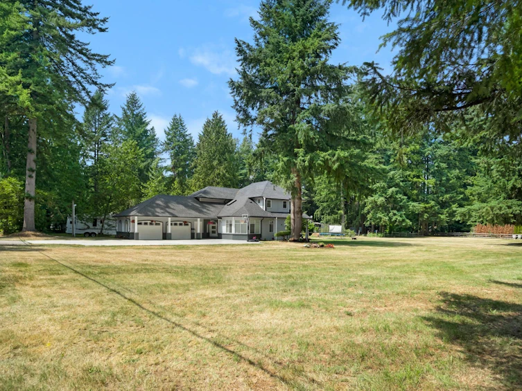 21083 42 Avenue, Langley, BC, V3A 5A2