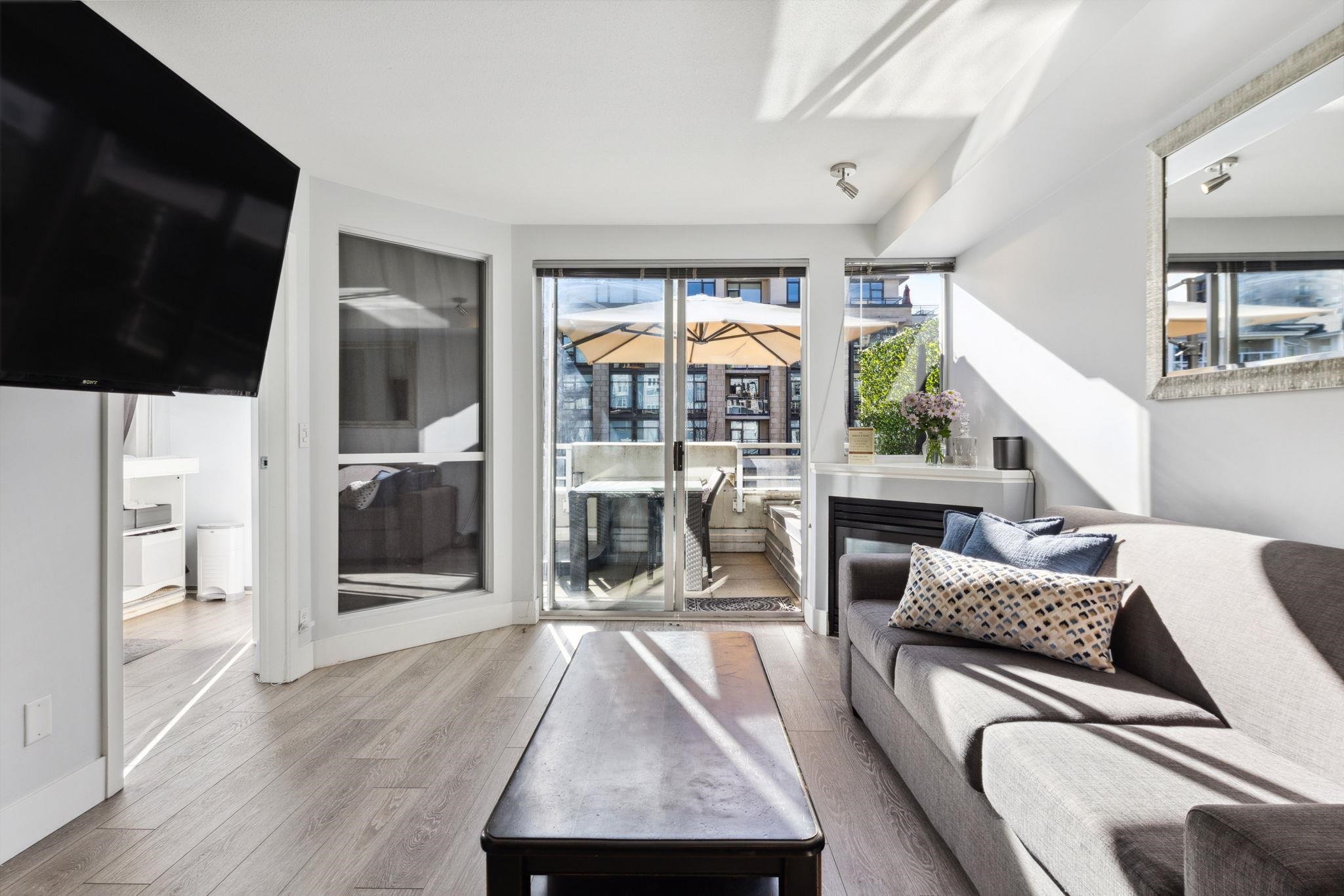 211-122 E 3rd Street, North Vancouver, BC, V7L 1E6