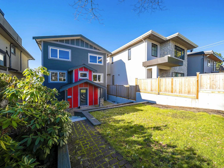 21 Glynde Avenue, Burnaby, BC, V5B 3J3
