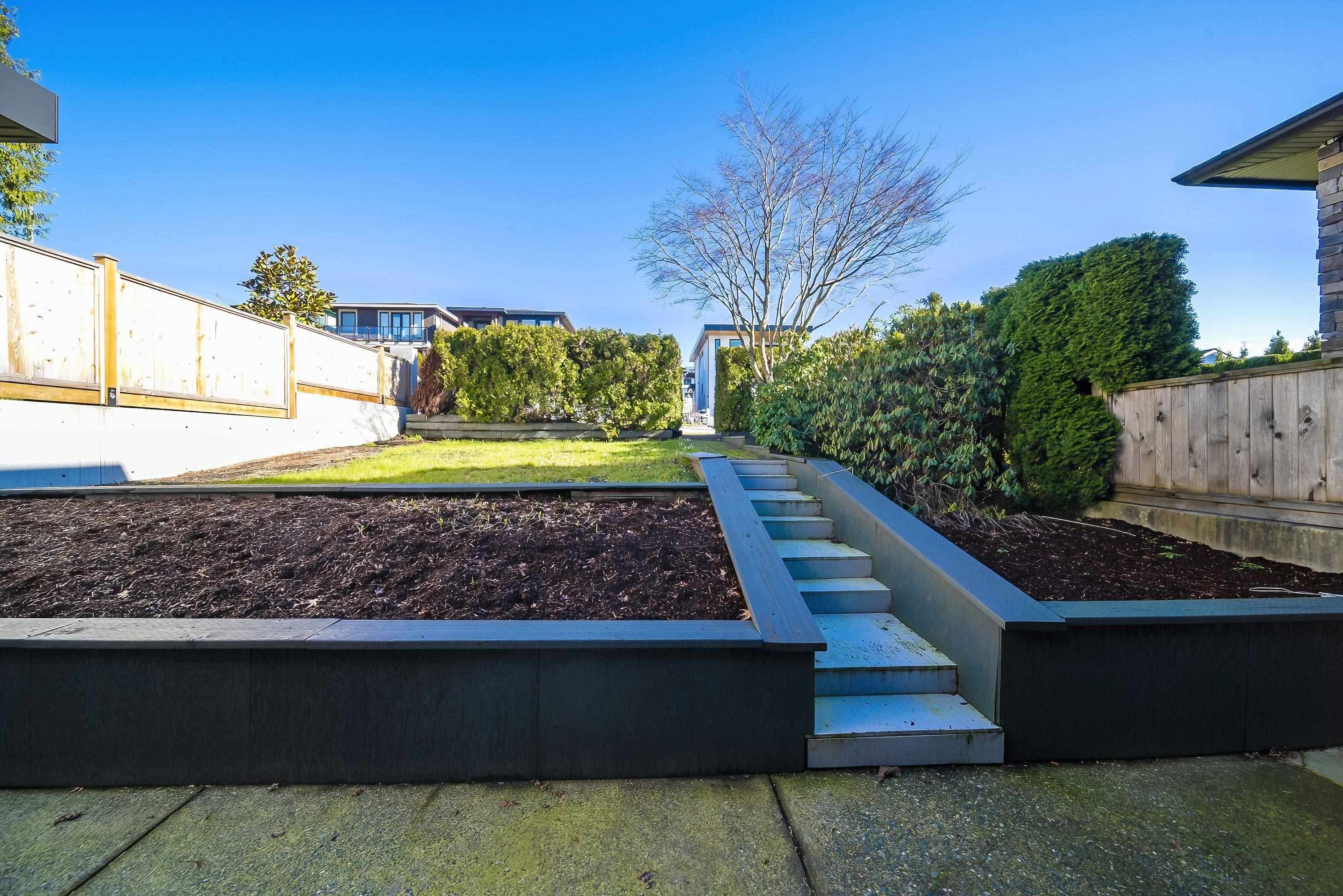 21 Glynde Avenue, Burnaby, BC, V5B 3J3 - 2