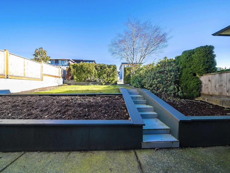 21 Glynde Avenue, Burnaby, BC, V5B 3J3 - 2