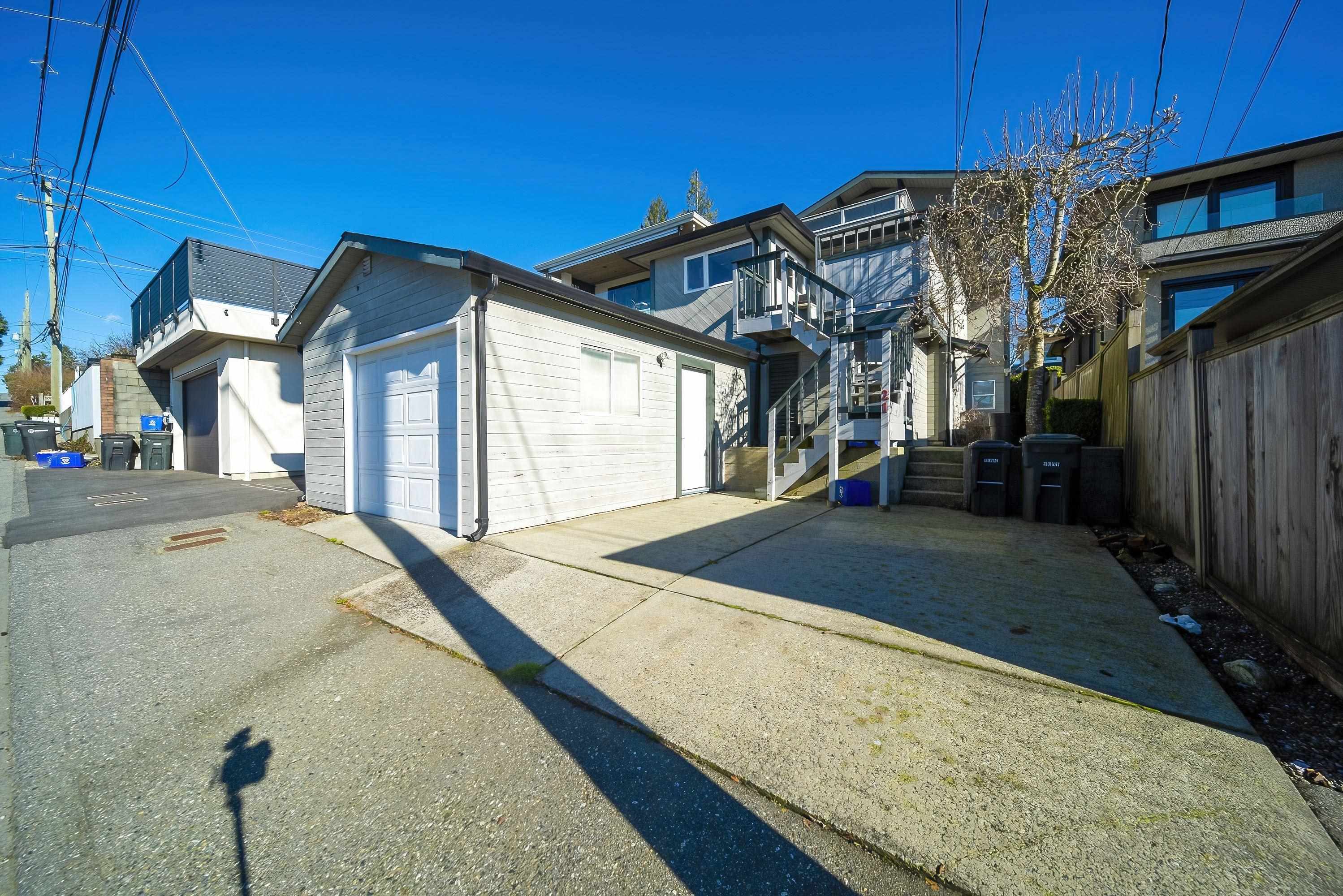 21 Glynde Avenue, Burnaby, BC, V5B 3J3 - 3