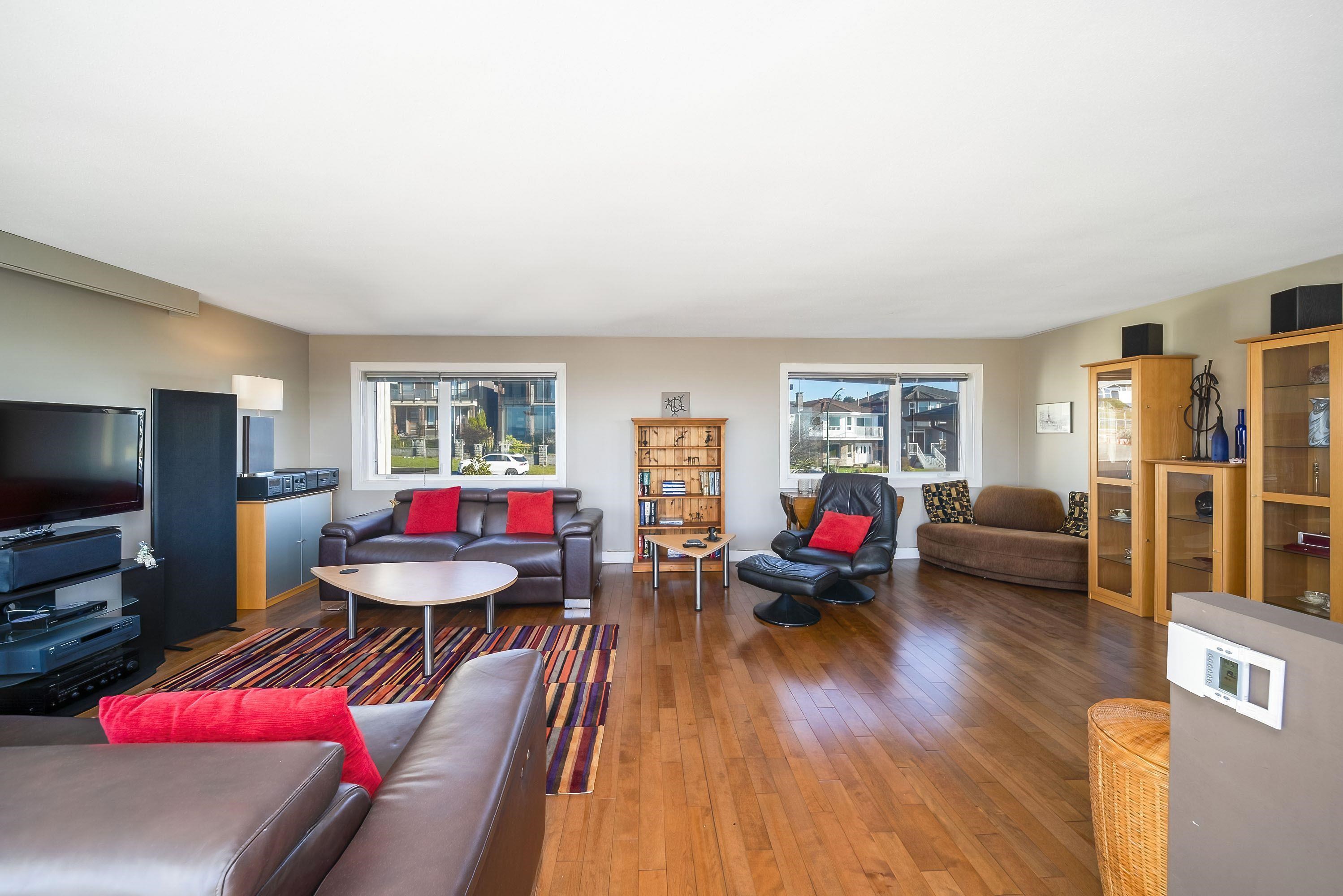 21 Glynde Avenue, Burnaby, BC, V5B 3J3 - 7