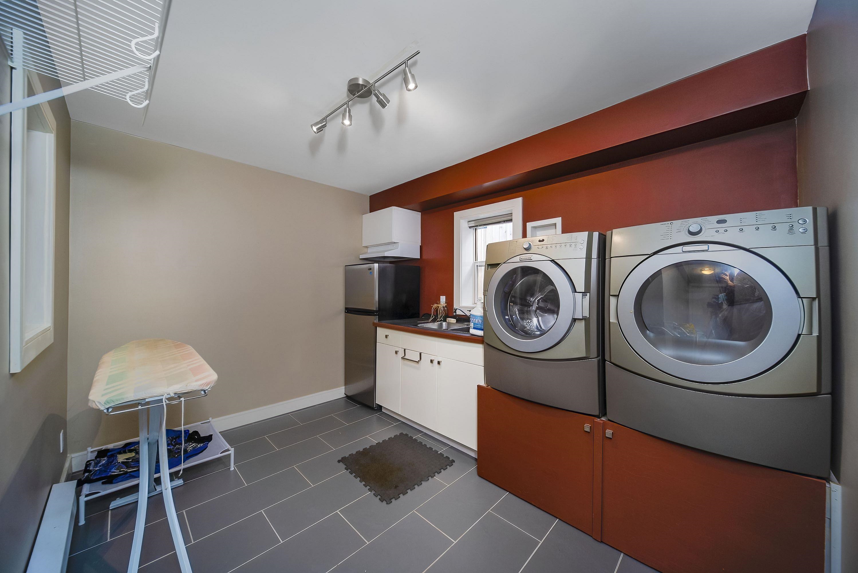 21 Glynde Avenue, Burnaby, BC, V5B 3J3 - 17
