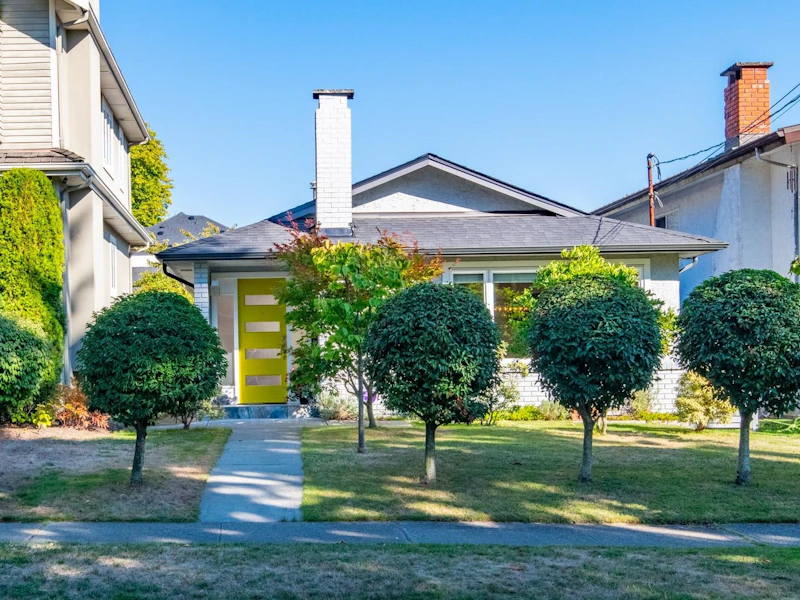 5930 Quebec Street, Vancouver BC V5W 2P3