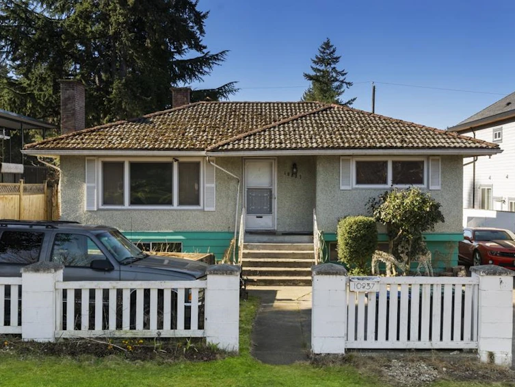 10837 128a Street, Surrey, BC, V3T 3E9
