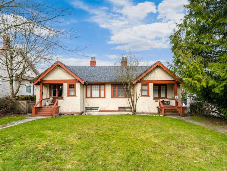 1083 W 16th Avenue, Vancouver, BC, V6H 1S7