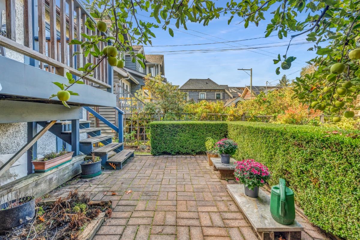 3081 W 3rd Avenue, Vancouver, BC, V6K 1M9