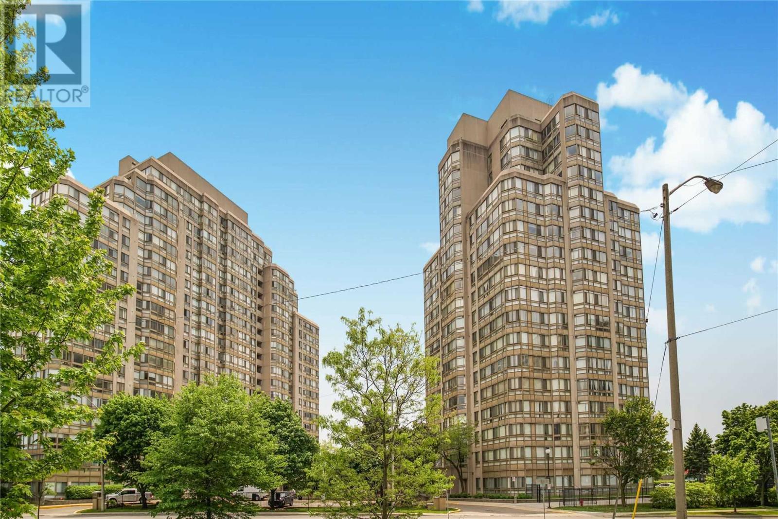 1910-3233 East Eglinton  