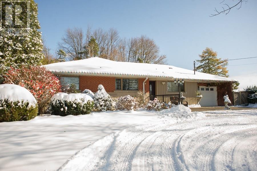 1595 Fiddler's Grn Rd