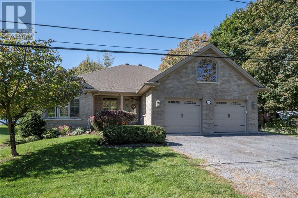 16012 Lakeside Drive, South Stormont, ON, House For Sale REW