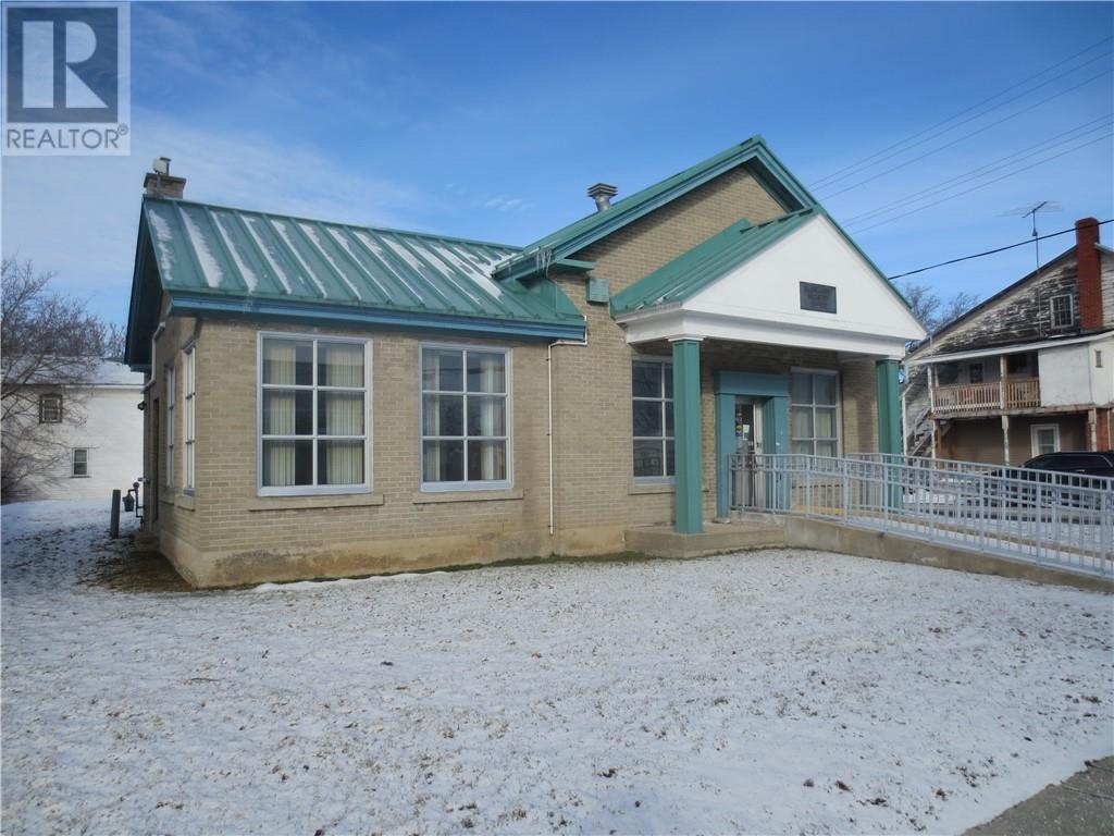 63 Kenyon Street W, Dalkeith, ON, House For Sale REW