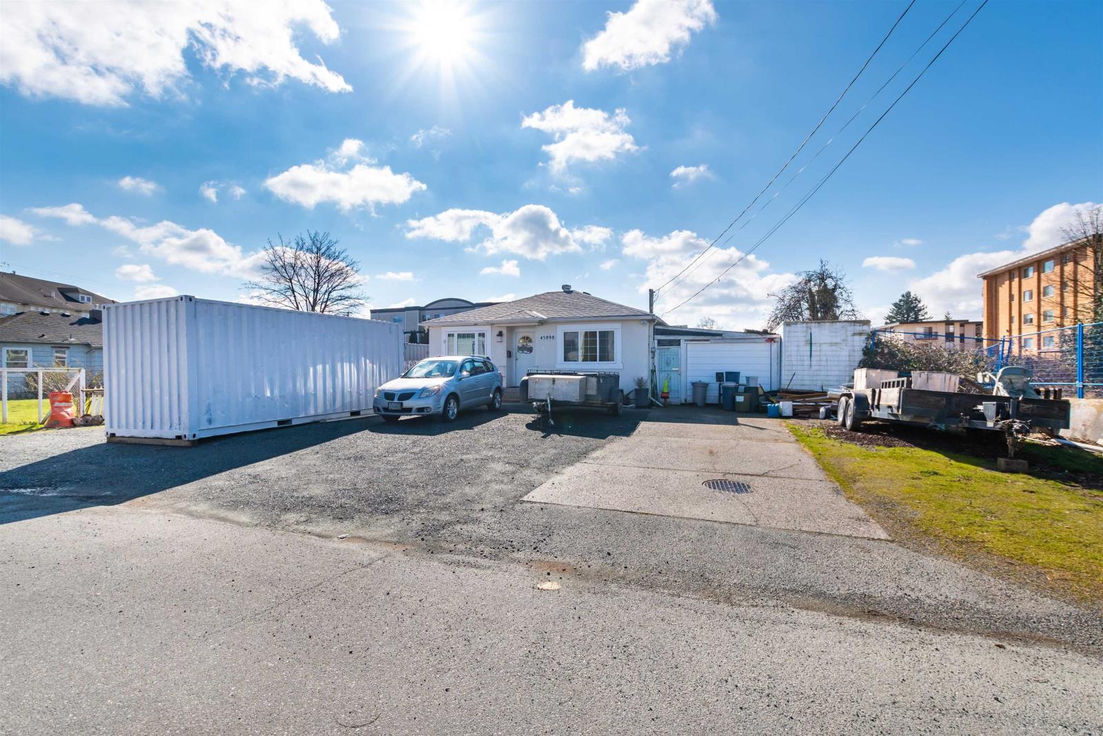 45898 Henderson Avenue, Chilliwack, BC, V2P 2X7
