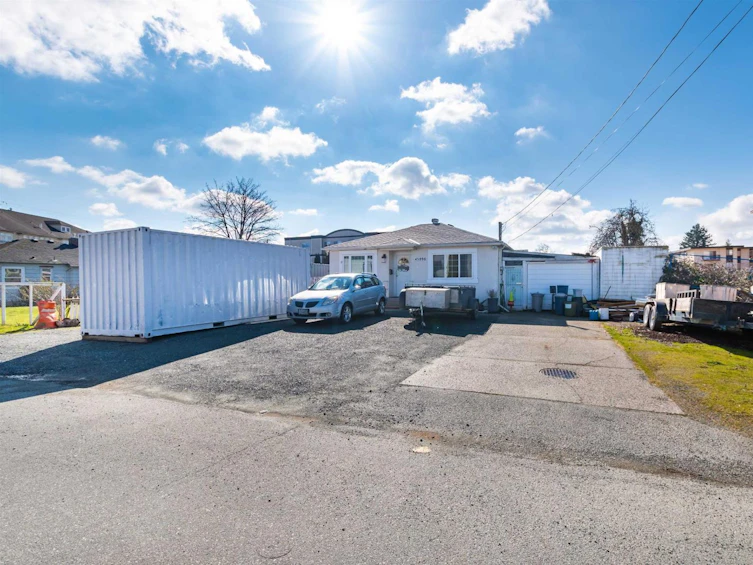45898 Henderson Avenue, Chilliwack, BC, V2P 2X7