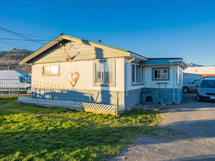44477 Yale Road, Chilliwack, BC, V2R 4H2