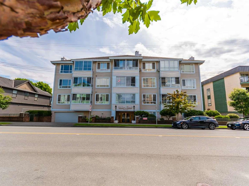 302 - 45770 Spadina Avenue, Chilliwack BC V2P 1T6