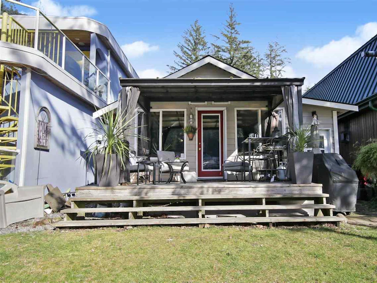 107 1st Avenue, Cultus Lake, BC, V2R 4Y4