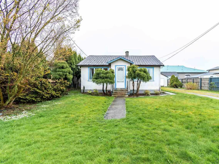 46060 Fifth Avenue, Chilliwack, BC, V2P 1M7