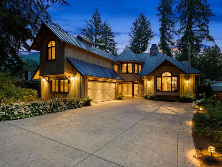 611 Mountain View Road, Cultus Lake, BC, V2R 4Z5