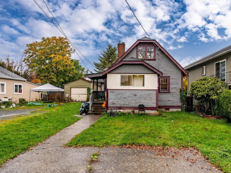 9489 Robson Street, Chilliwack, BC, V2P 4E4